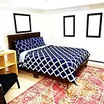 Lic, Private With Backyard 2 Bedroom Apt, Next To Manhattan