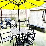 Lic, Private With Backyard 2 Bedroom Apt, Next To Manhattan