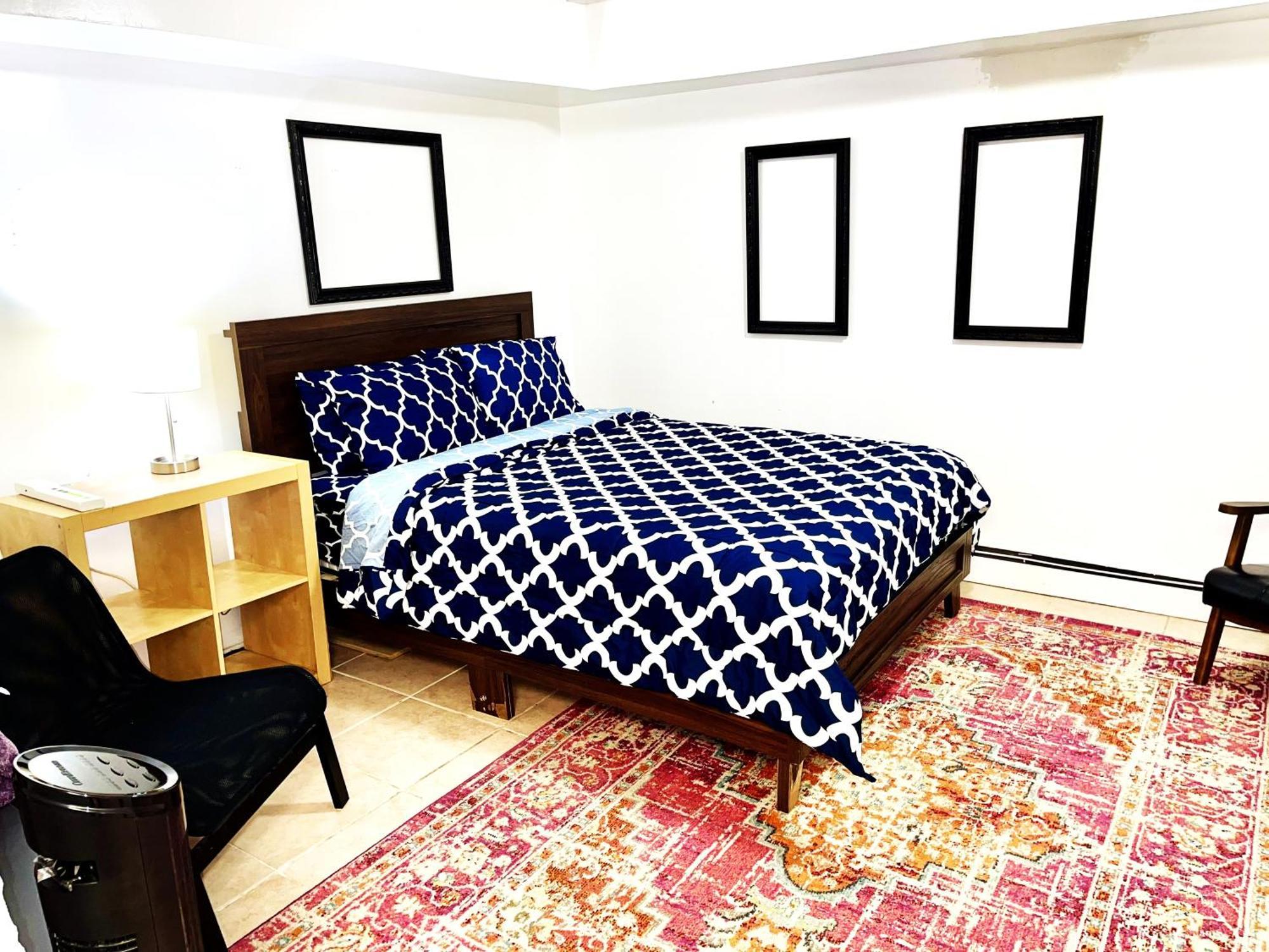 Apartment Lic, Private With Backyard 2 Bedroom Apt, Next To Manhattan New York