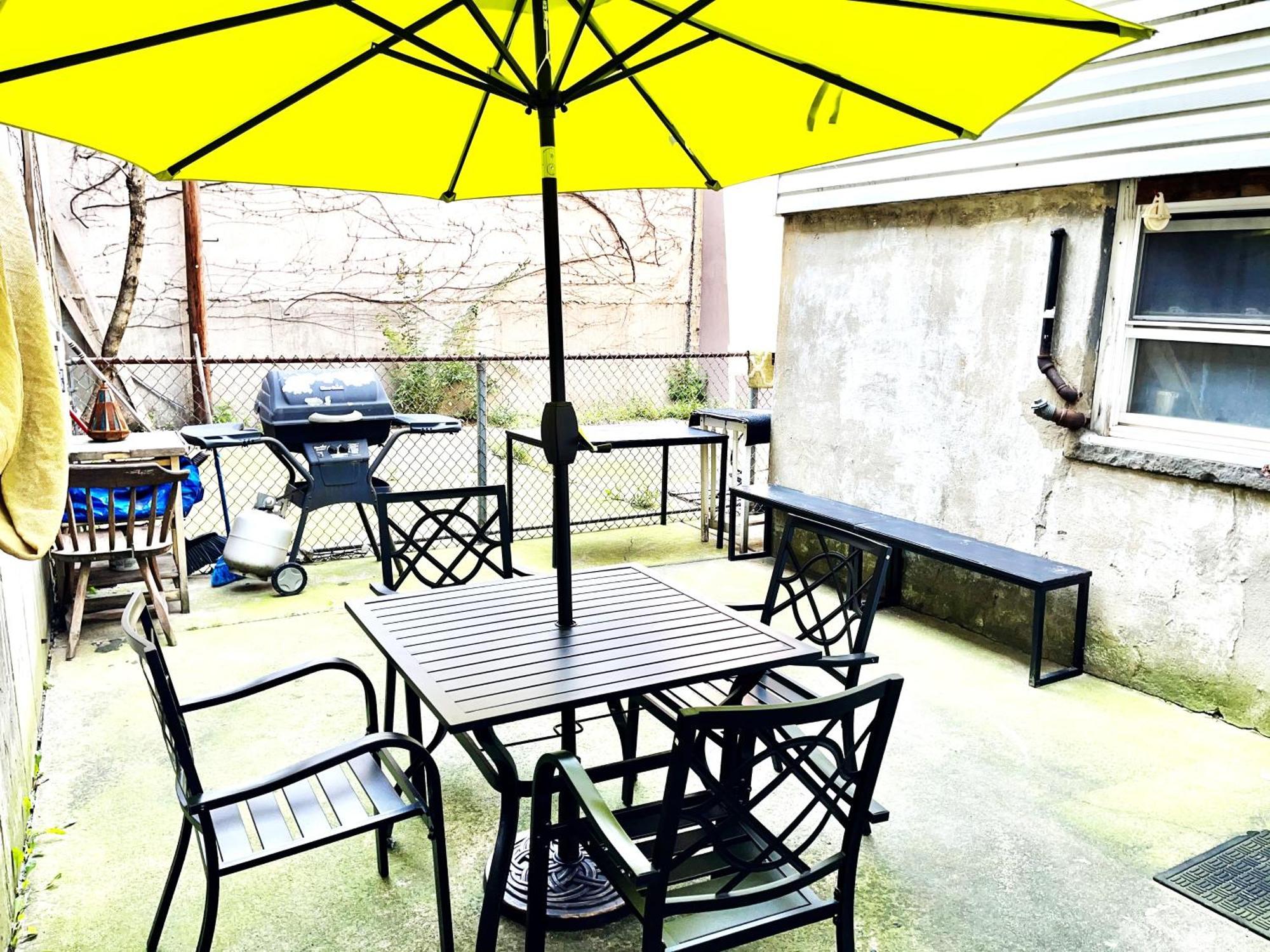 Apartment Lic, Private With Backyard 2 Bedroom Apt, Next To Manhattan